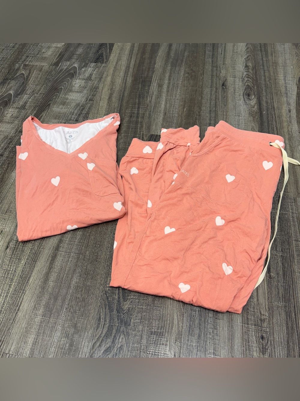 Lates by Kate‎ pajama set pink with white hearts v neck short sleeve size small